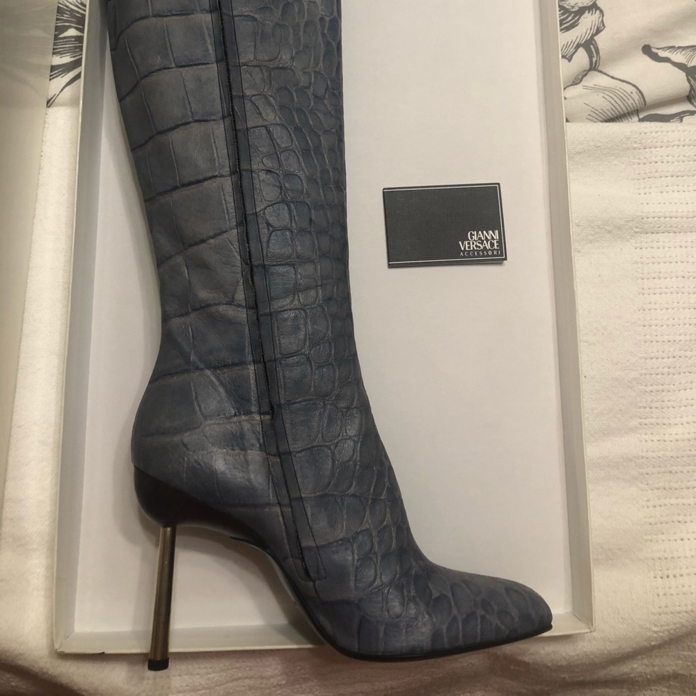 Versace crocodile looking boots size 38. Brand new . Blue color